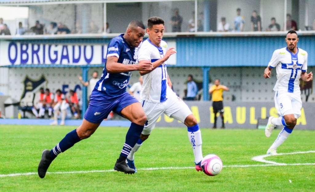 Atacante do Taubaté celebra boa fase e comenta sobre adaptação rápida