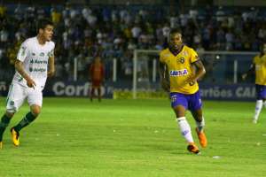 Série B: Após primeiro gol como profissional, meia mira vitória do Juventude