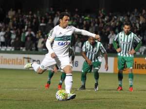 Série B: São Bento esbarra em regulamento e desiste de Kleber Gladiador