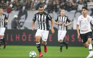 Atlético-MG quer melhorar desempenho pós-Copa contra líder São Paulo