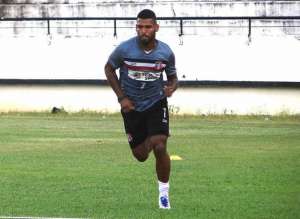 Ex-volante do Santa Cruz, Willian Maranhão projeta 'grande passagem' pelo Vasco