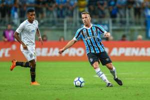 BRASILEIRÃO: Santos e Vitória tentam ampliar série positiva