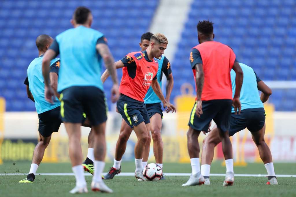 Tite esboçou nesta quarta-feira o time que irá enfrentar o Estados Unidos (Foto: Lucas Figueiredo/CBF)