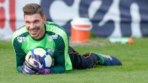 Goleiro quer vitória sobre Vasco para coroar 200 jogos no América-MG