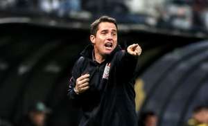 Corinthians rebaixa Osmar Loss para auxiliar no vestiário da Arena Castelão