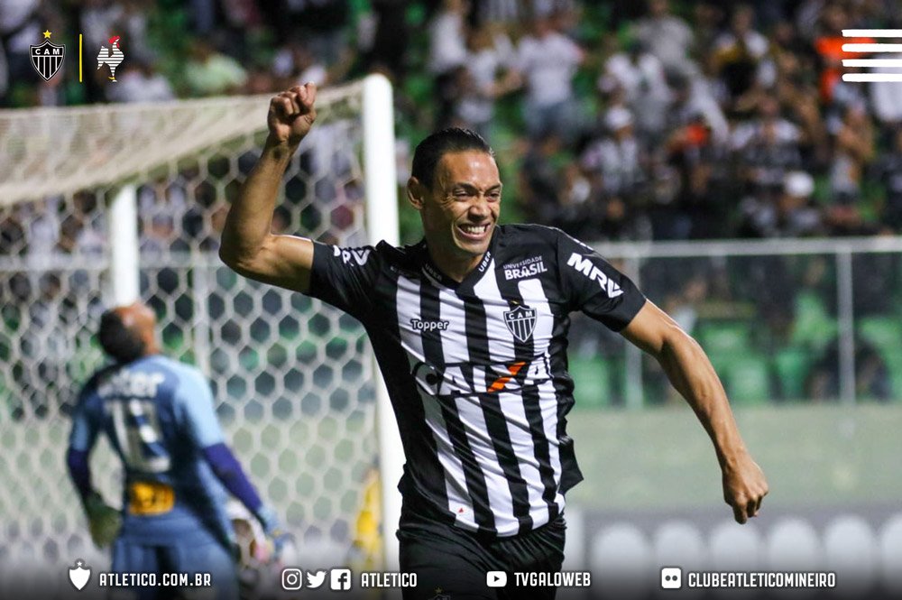 Após convocar torcedores, Ricardo Oliveira agradece apoio na vitória sobre o São Paulo