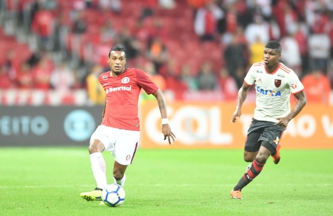 O Flamengo chegou a empatar, mas logo depois sofreu o segundo gol do Internacional