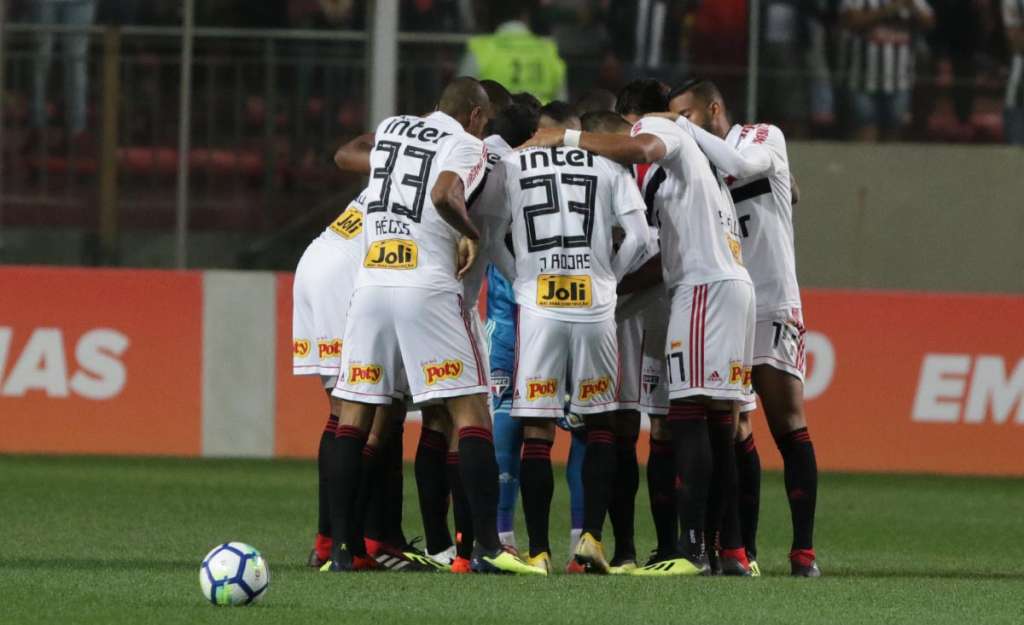 Jogadores do São Paulo reclamam de novo da arbitragem no Brasileirão