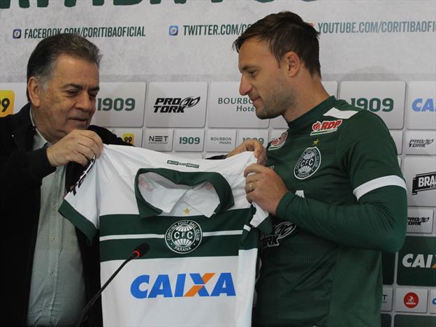 Série B: Coritiba apresenta Escobar, ex-Boa Esporte e Cuiabá: “Vamos buscar o acesso”