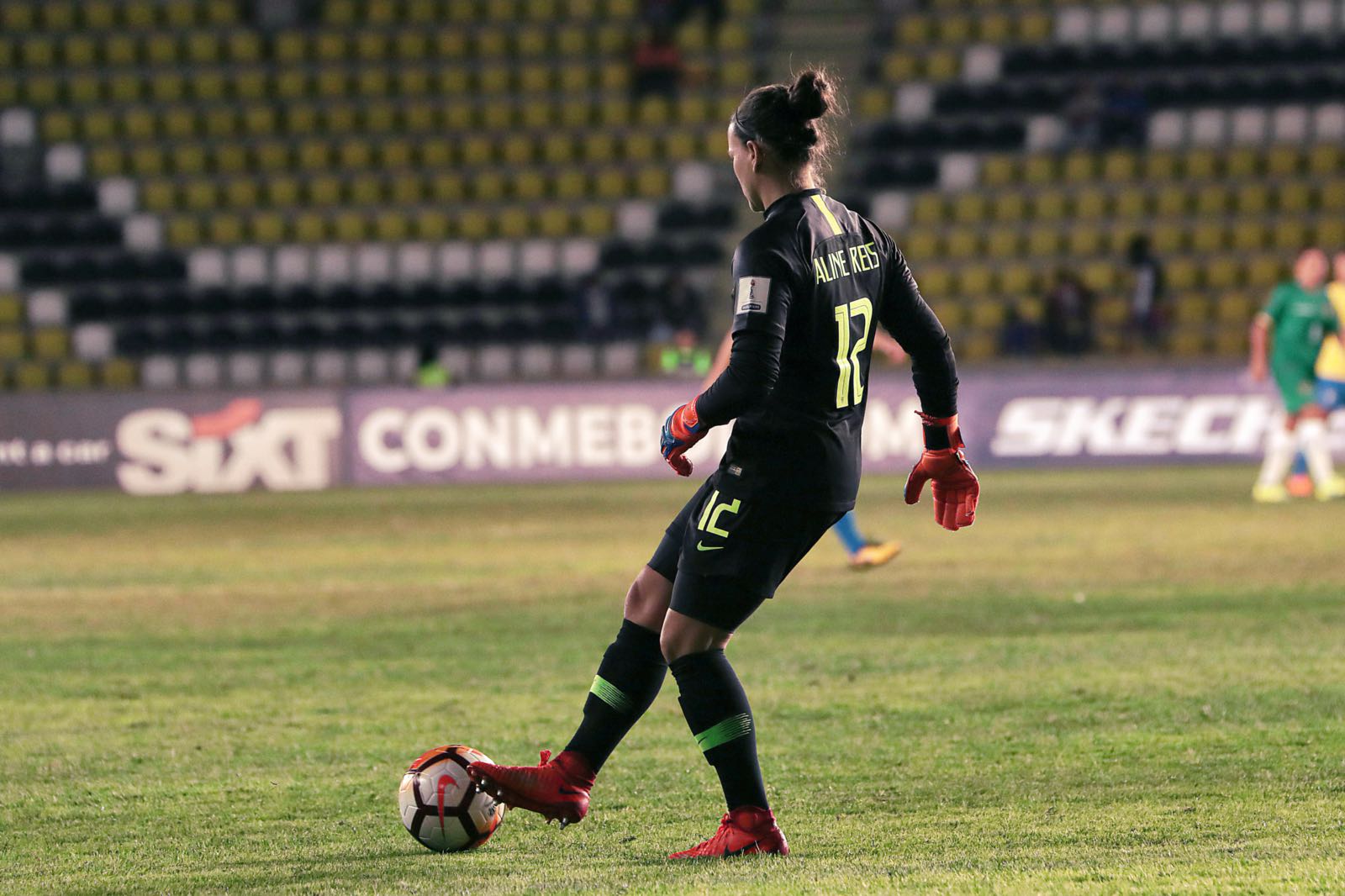 Após defender seleção, Aline Reis espera boa estreia no Campeonato Espanhol