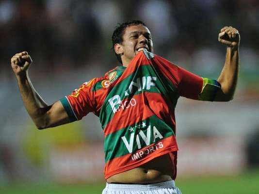 Copa Paulista: Campeão da Série B 2011, meia cogita encerrar carreira na Portuguesa