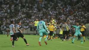 Seleção FI Brasileirão tem goleiro-artilheiro e volante do líder Internacional