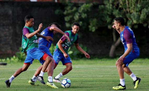 Com reforços, Bahia tenta desbancar o São Paulo no Morumbi