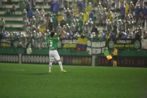 Sem Victor Andrade e Elicarlos, Chapecoense viaja para encarar o Flamengo