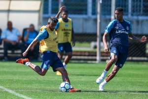 Jael fica fora de treino e desfalcará Grêmio no clássico contra o Inter