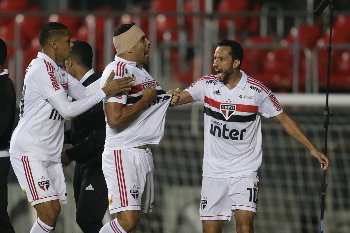 BRASILEIRÃO: São Paulo vence Bahia e reassume a ponta momentaneamente