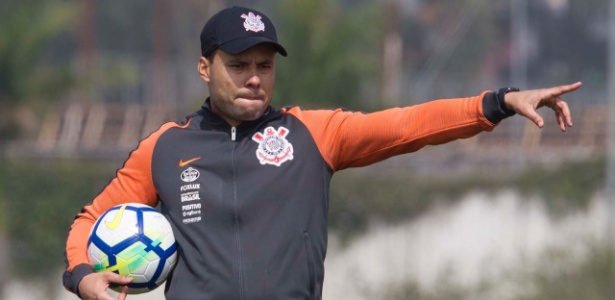 Corinthians estreia Jair contra o Palmeiras do ‘veterano em clássicos’ Felipão