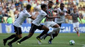 Após perder pênalti, Lindoso assume culpa pela derrota do Botafogo no clássico