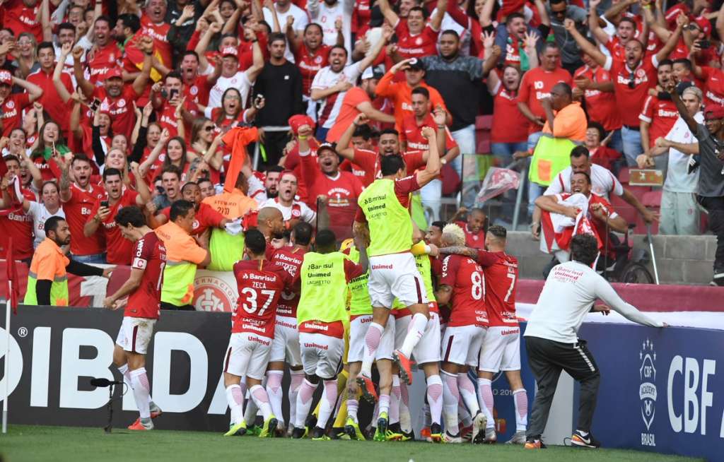 Dourado rebate Maicon após vitória do Inter no Gre-Nal: 'Não vi ele em campo'