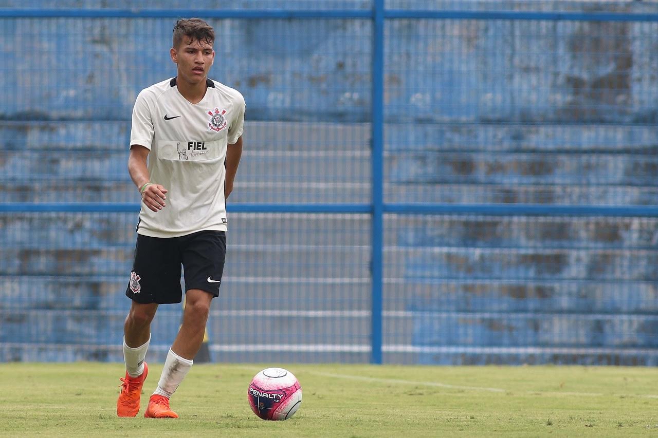 Paulista Sub-17: Atacante do Corinthians analisa grupo da terceira fase