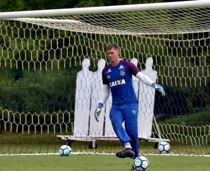 Douglas, goleiro, do Bahia lamenta derrota para o São Paulo