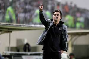 Larghi contém euforia no Atlético-MG e já mira o clássico: 'É jogo a jogo'