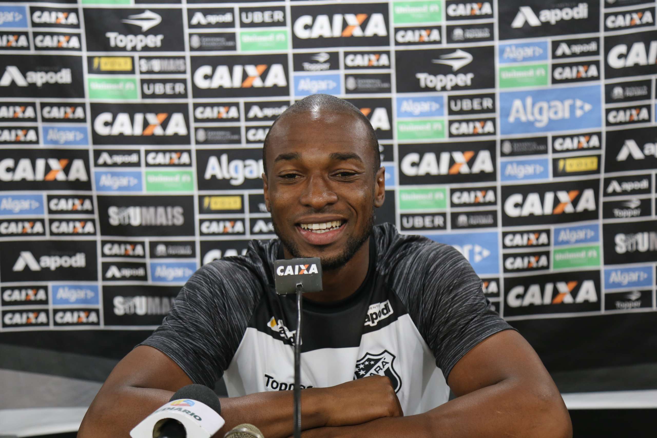 Zagueiro Luiz Otávio comemora grande campanha do Ceará pós-Copa do Mundo