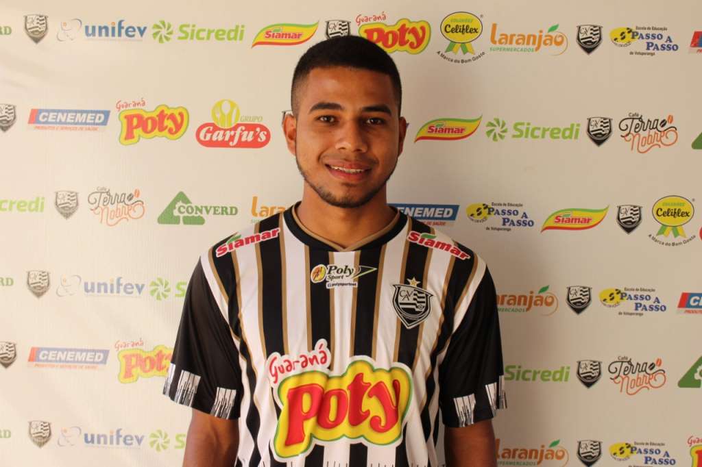 Trata-se do meia Dudu, de 21 anos, que estava defendendo o Vila Nova-GO nessa temporada (Foto: Rafael Nascimento)