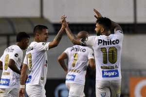 Santos confirma que ingressos para o clássico contra o São Paulo estão esgotados