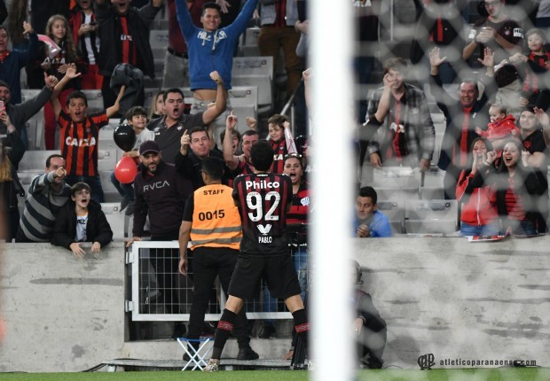 Em queda livre como visitante, Atlético-PR tem ‘decisão’ em Chapecó