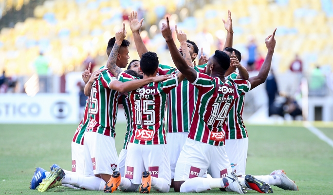 Júlio César realiza treino com bola e pode reforçar o Fluminense contra o Furacão