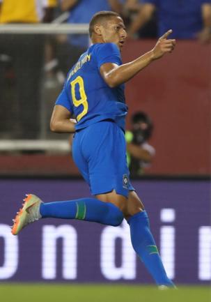 Richarlison brilhou com dois gols