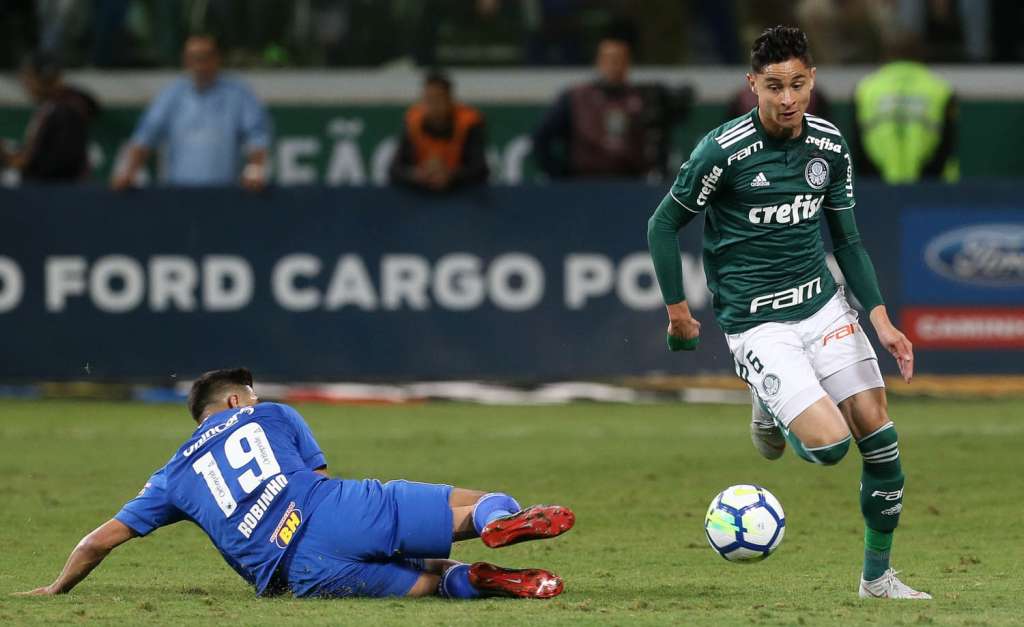 Diretor de futebol do Palmeiras chama árbitro de despreparado e pede punição
