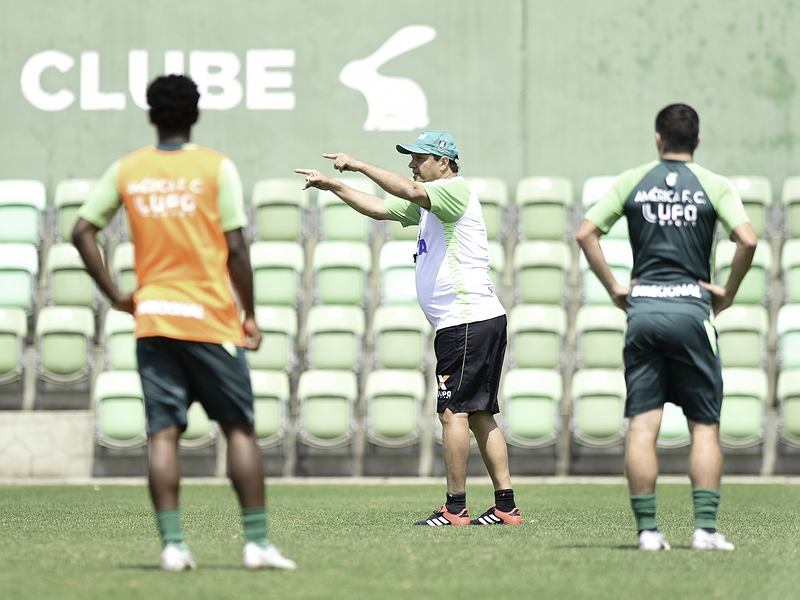 Em campo, América-MG segue preparação para enfrentar o Botafogo