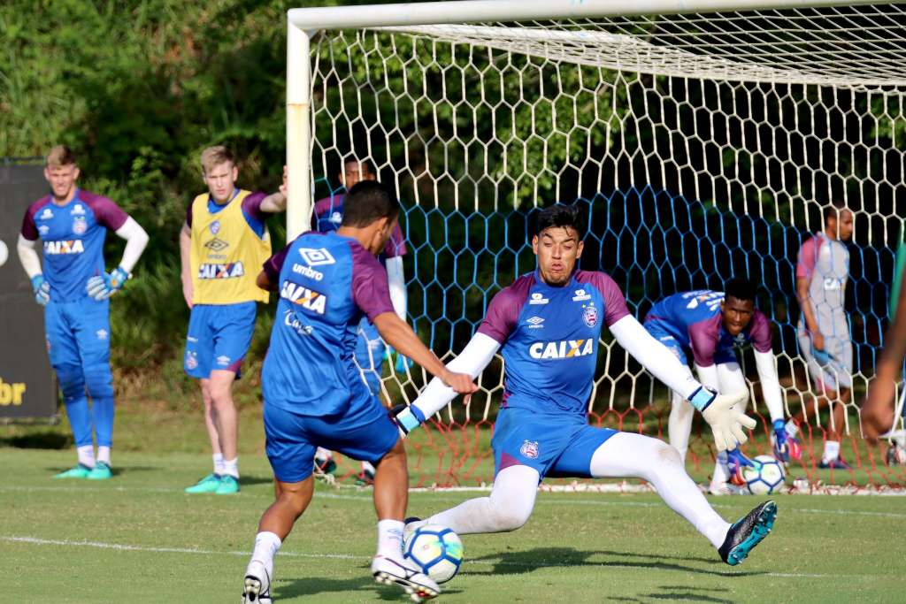 Bahia treina com o retorno de Bruno e Douglas Grolli aos gramados