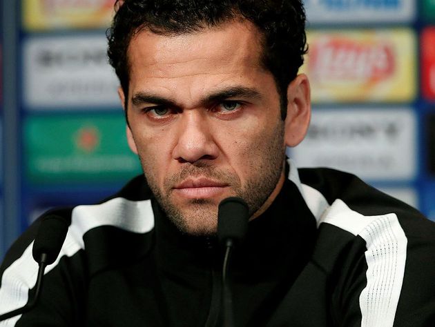 Daniel Alves revela conversa com Neymar e prevê astro mais maduro após críticas