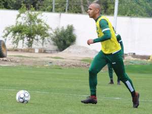 Série B: Retorno do lateral Leandro Silva é a novidade do Coritiba diante do Londrina