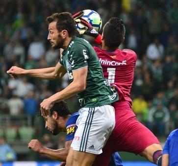 Copa do Brasil: Palmeiras vai enviar vídeo à CBF para reclamar de árbitro do jogo