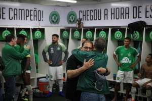 Guto Ferreira comemora fim de jejum na Chape e fala da mística Condá