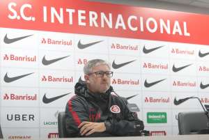 Dourado ainda é dúvida e Odair promete esperar pelo volante para escalar o Inter