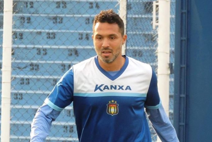 Copa Paulista: Ex-meia de Coritiba, São Paulo e Paraná é regularizado pelo São Caetano