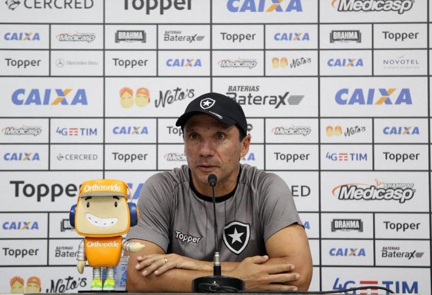 Zé Ricardo deu coletiva de imprensa na tarde desta sexta-feira (Foto: Divulgação/Botafogo)