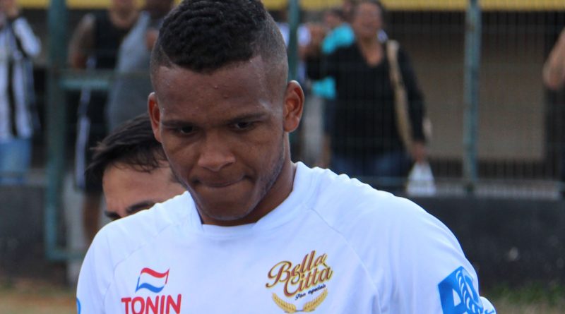 Segundona: À espera de casa cheia, Pinho pode escalar Comercial com dois volantes