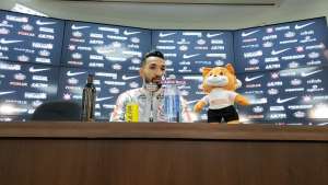 Clayson admite mau momento do Corinthians: 'Não é hora de jogar bonito'