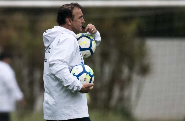 Cuca está focado dentro de campo e minimizou a crise política vivida pelo Santos (Foto: Divulgação/Santos FC)