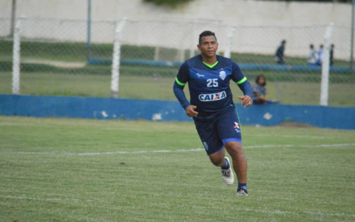 Ex-Flu, atacante do CSA é indiciado por ameaçar funcionários da Eletrobrás com ‘arma’