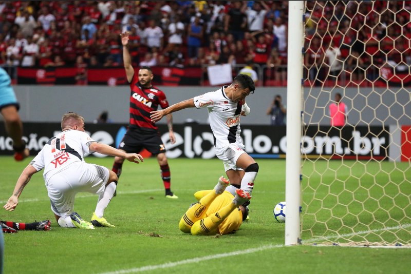André Ríos marcou o primeiro gol da partida. (Foto: Carlos Gregório Júnior / Vasco)