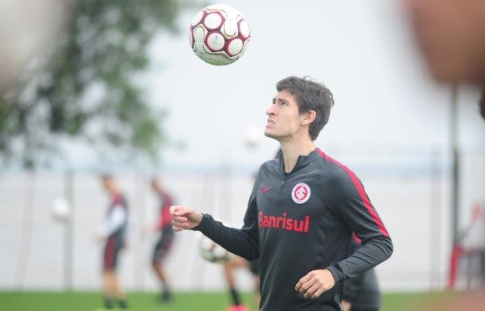 Lesionado, capitão Rodrigo Dourado vai desfalcar o Inter contra a Chapecoense