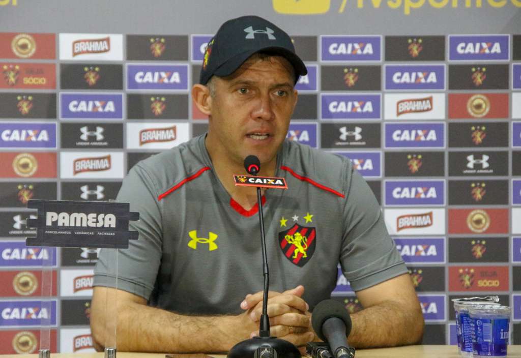 Eduardo Baptista aproveitou coletiva para convocar torcedores a apoiar o time no próximo domingo. (Foto: Williams Aguiar/Sport Club do Recife)