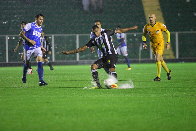 Elton anotou duas vezes para o Figueira (Foto: Vinicius Nunes/FFC)